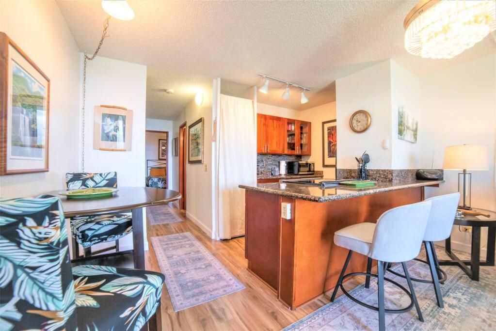 Stunning Maui Direct Ocean Front On The Beach, Walk To Beach From Condo, Watch Turtles, Whales, Ac In All Rooms Ocean View Pool And Spa Wailuku Esterno foto
